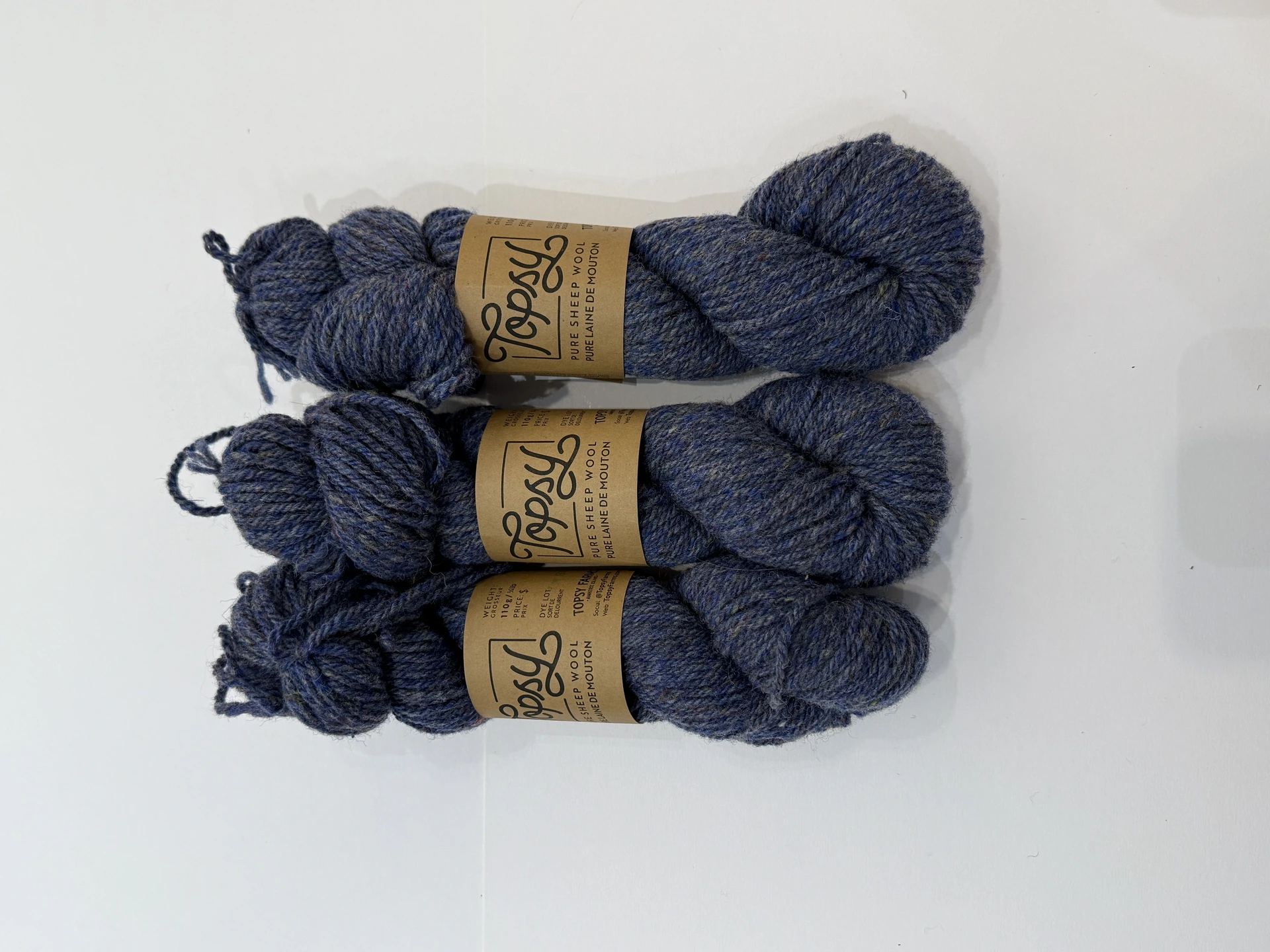 Worsted Weight Yarn 200M/110G 治癒藍